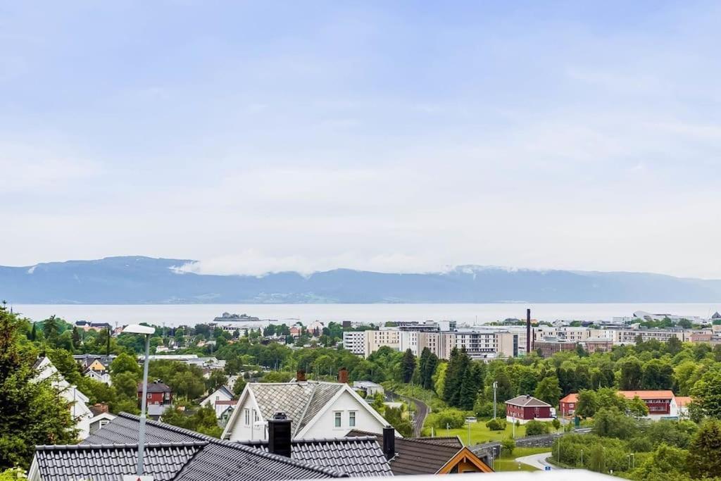 Adorable 1-Bedroom Apartment With A Fantastic View - Free Parking Тронгейм Екстер'єр фото