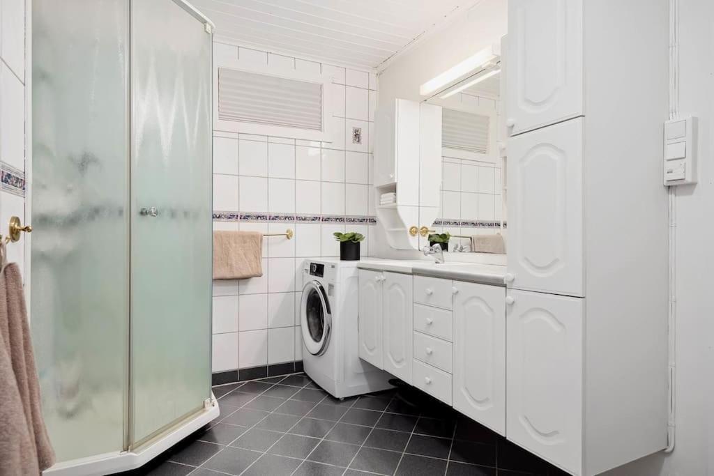 Adorable 1-Bedroom Apartment With A Fantastic View - Free Parking Тронгейм Екстер'єр фото
